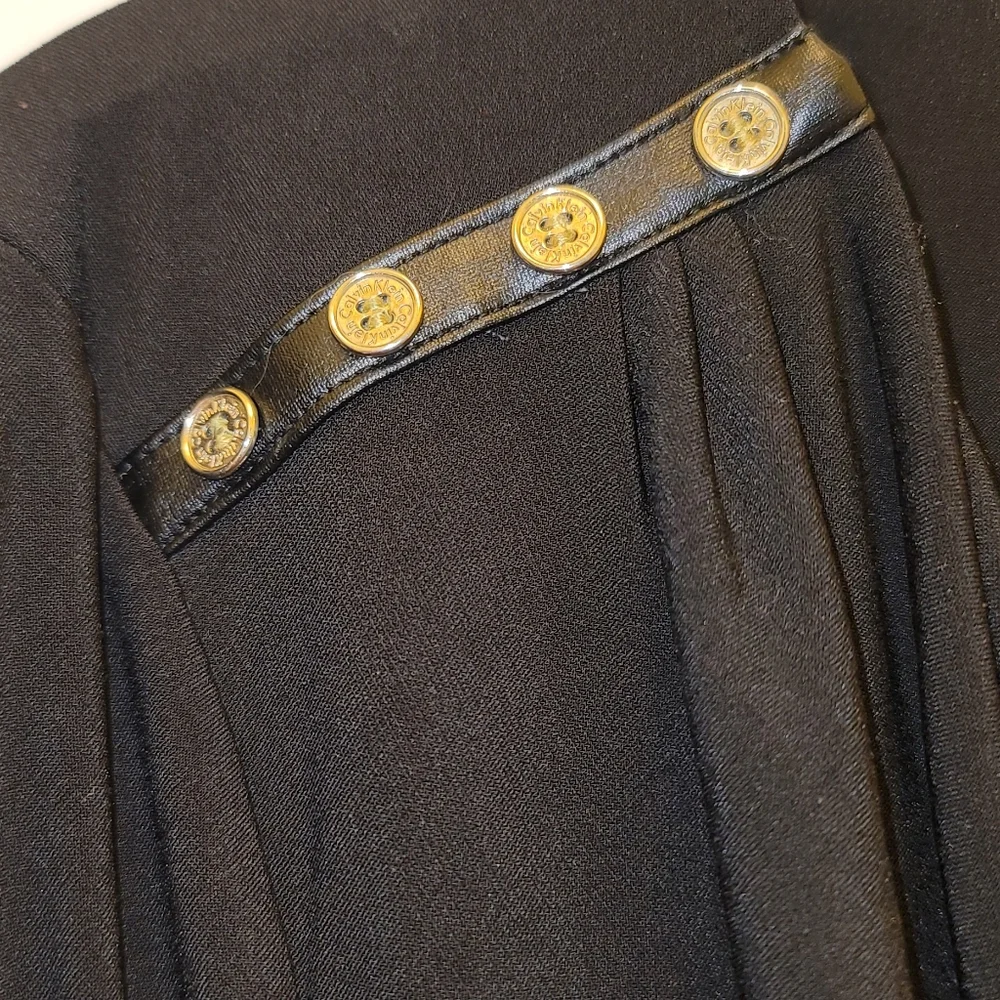 ♻️ 5/$50 3/4 Sleeve Calvin Klein Shirt - Picture 3 of 5